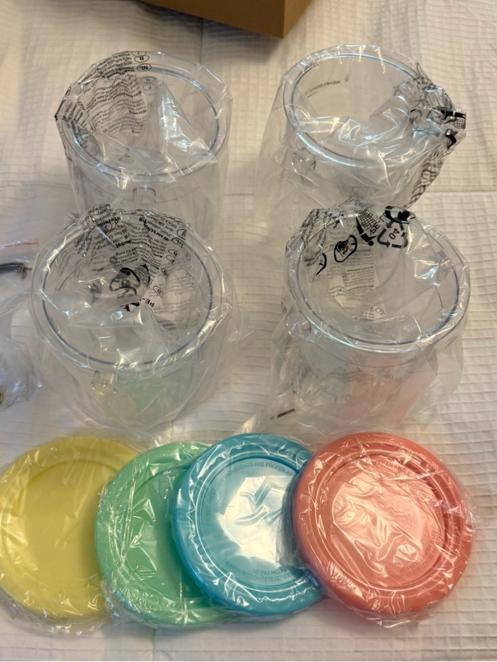 NINJA CREAMI - 4 deluxe pints with lids (NIB)